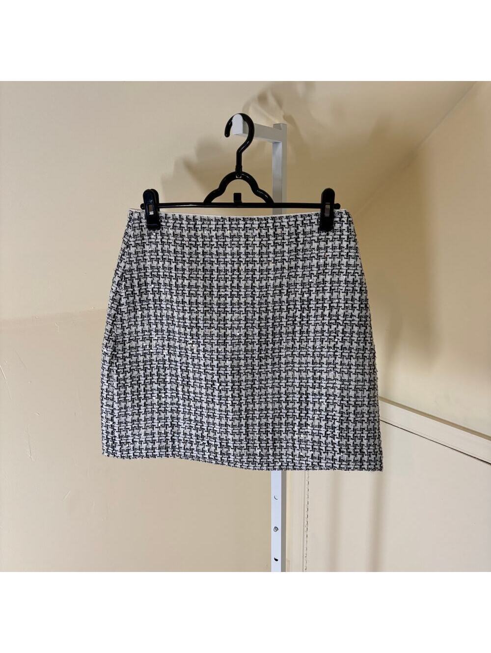 Loft EUC Women's Black White Silver Sequined Mini Skirt Size 4
